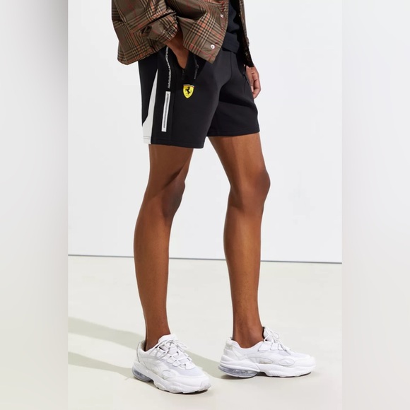 New🌟UO-Puma Ferrari Fanwear SF Short - Picture 1 of 9
